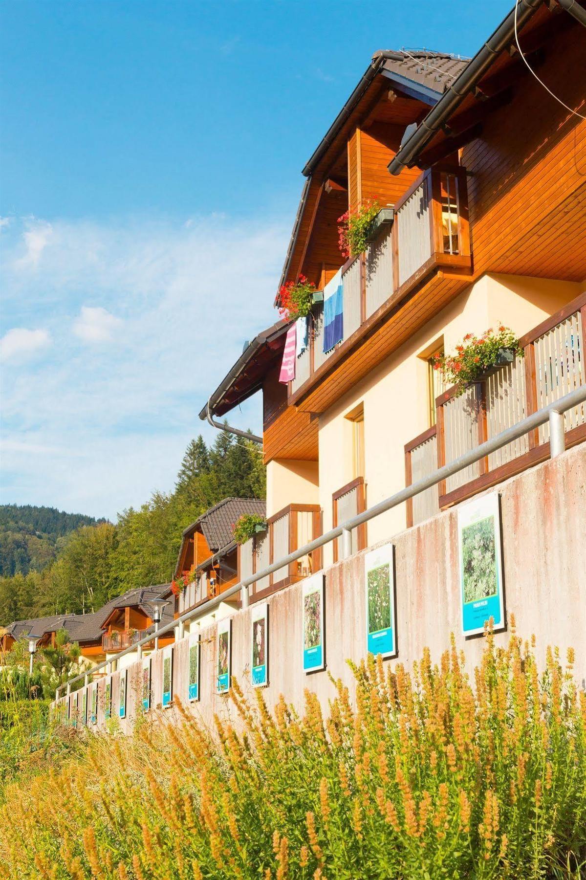 Apartment Resort Eco Spa Snovik Камник Екстериор снимка