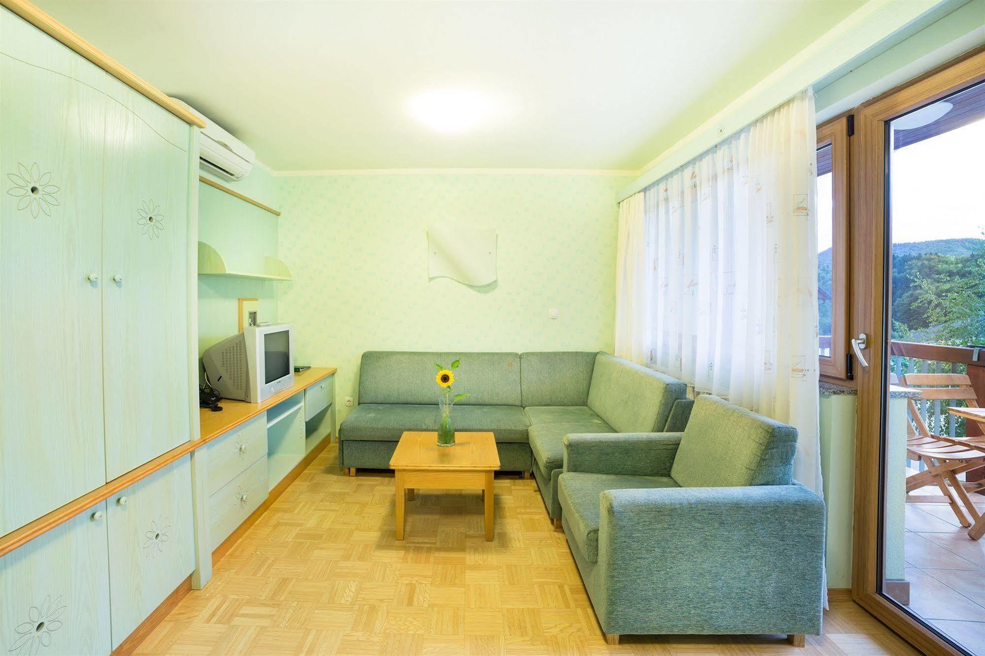 Apartment Resort Eco Spa Snovik Камник Екстериор снимка