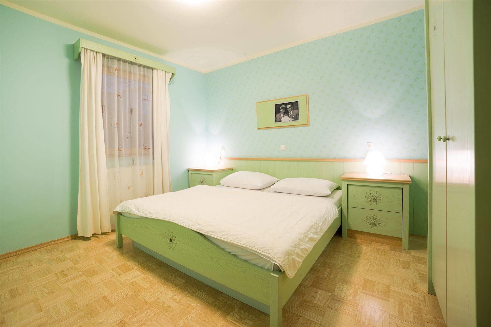 Apartment Resort Eco Spa Snovik Камник Екстериор снимка